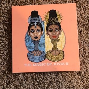 Juvia’s Place Magic Palette, full size